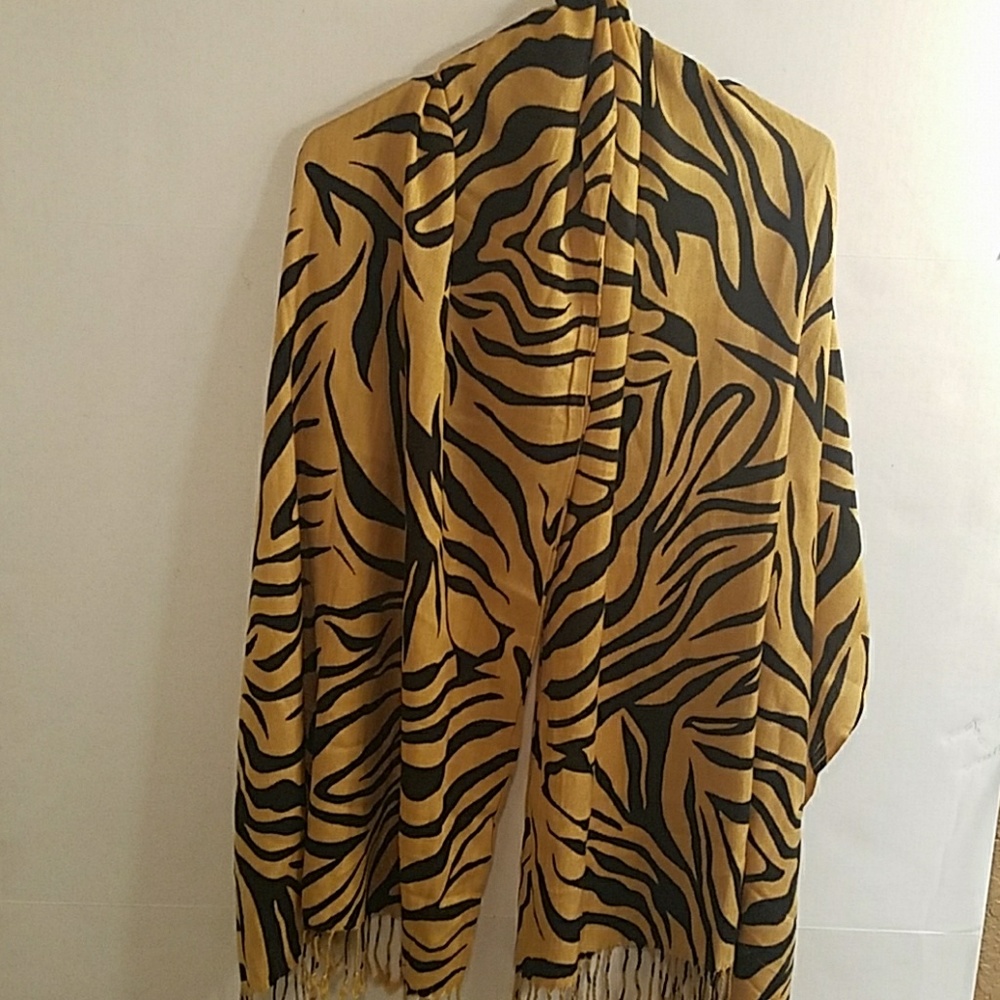 Gorgeous Animal Print scarf/wrap
